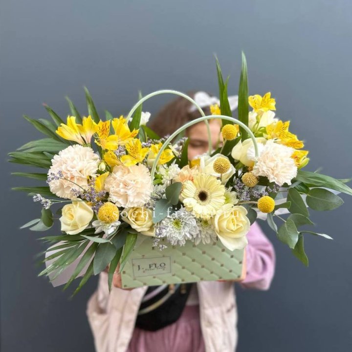 Сумочка с розами "Эпиа" в Северодвинске