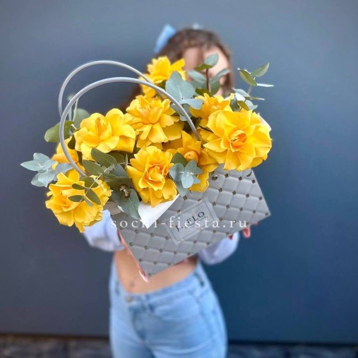 Сумочка с розами "Эдель" в Северодвинске