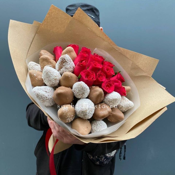 Розы и клубника в шоколаде Мерси в Северодвинске