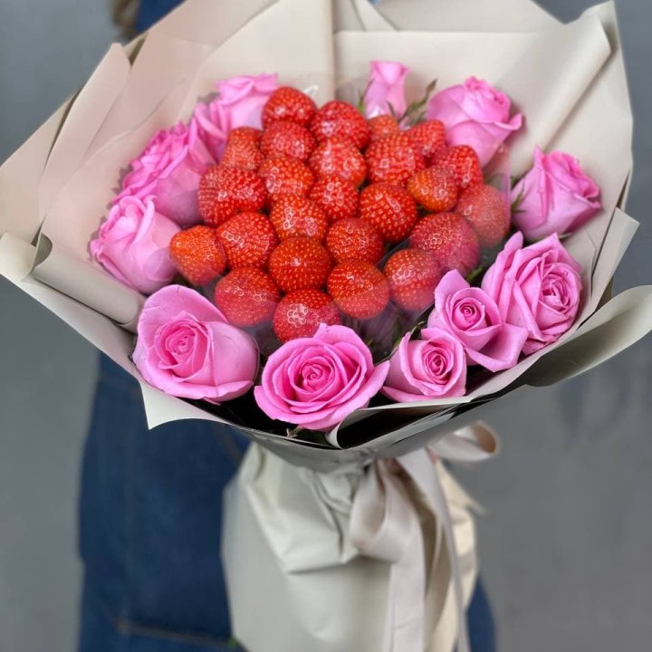 Клубника и розы в Северодвинске