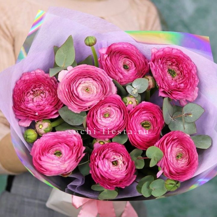 Ранункулюсы с эвкалиптом №2 в Северодвинске