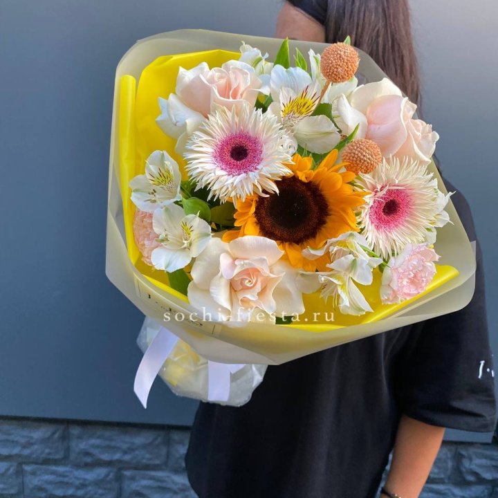 Букет с подсолнухом "Елоу" в Северодвинске