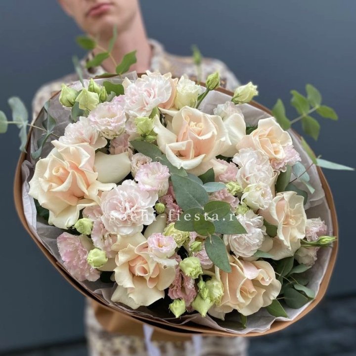  Букет кремовых роз "Мокко" в Северодвинске