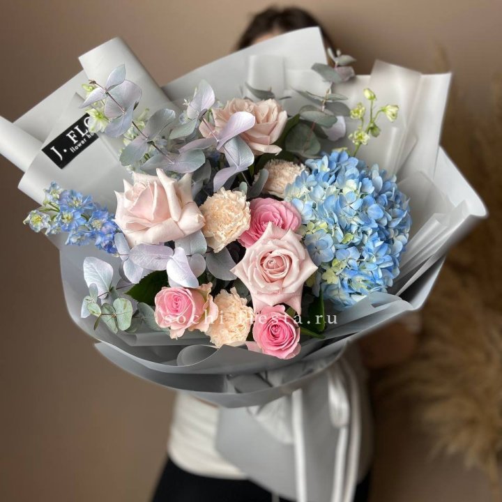 Букет с гортензией № 4 в Северодвинске