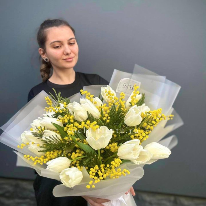 Букет тюльпанов и мимозы в Северодвинске