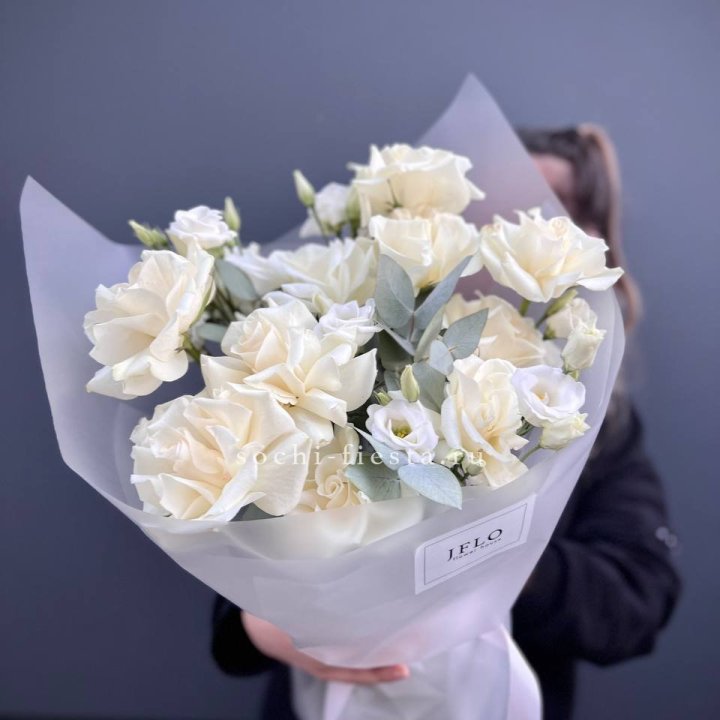 Букет французских роз и эустомы  в Северодвинске