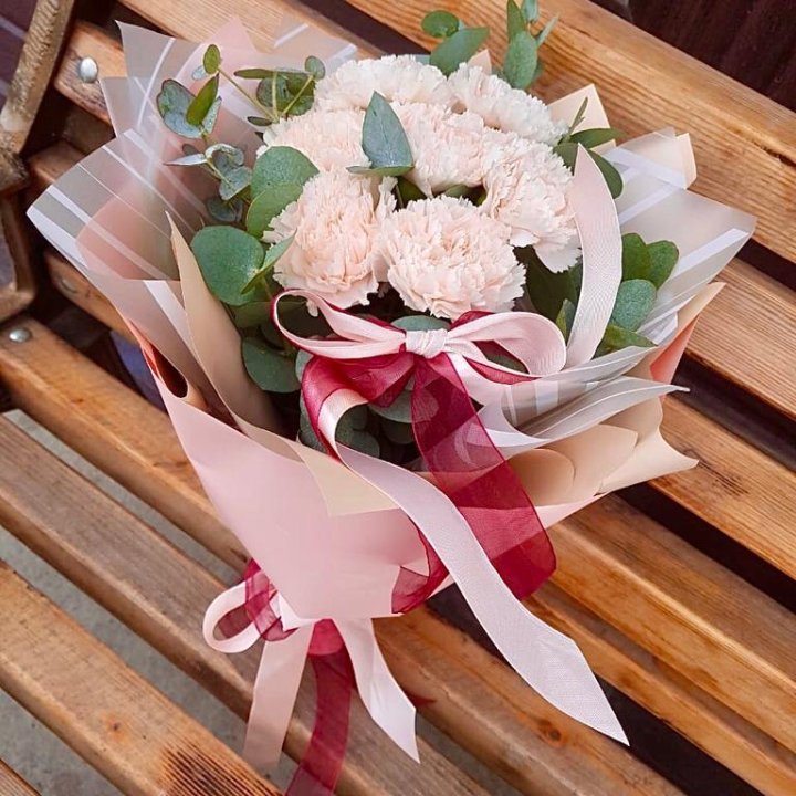 Диантусы с эвкалиптом в Северодвинске