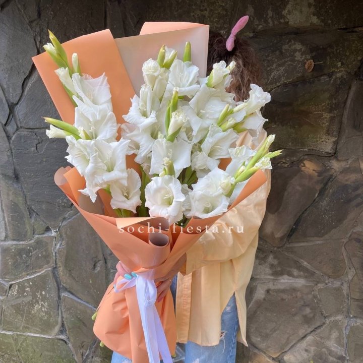 Букет белых гладиолусов  в Северодвинске