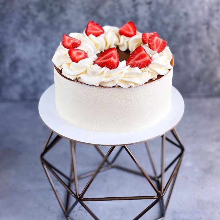 Торт "Клубника со сливками" в Северодвинске