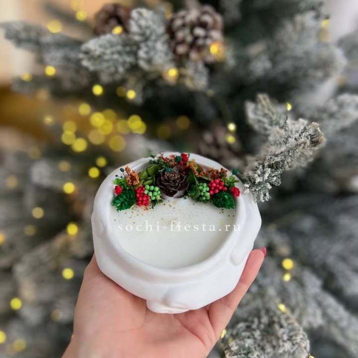 Свеча ароматическая в гипсе Руки с шишкой в Северодвинске