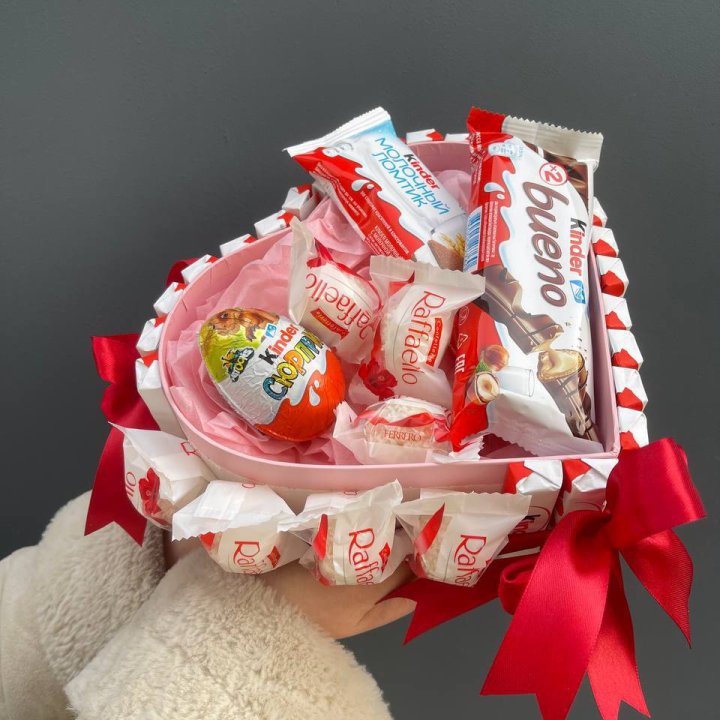 Бокс киндерами и раффаэлло в Северодвинске