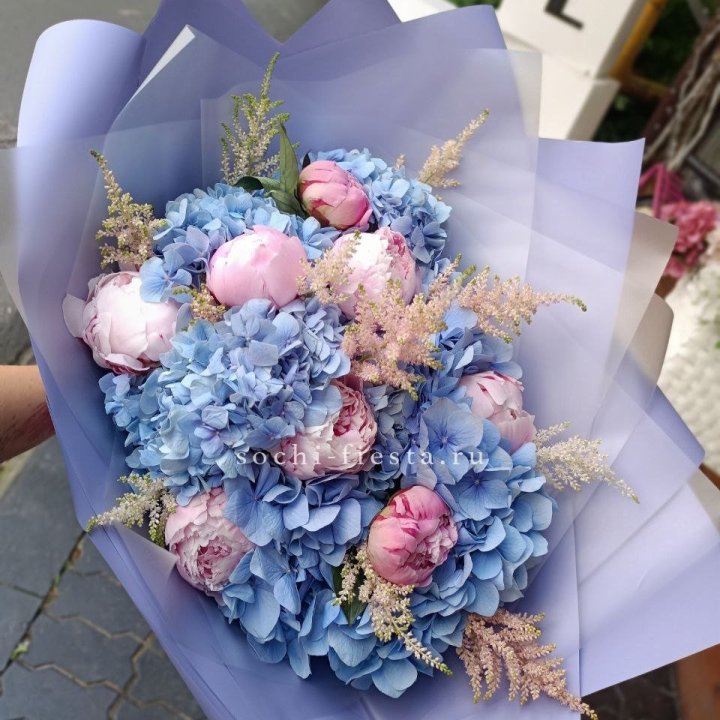 Дизайнерский букет с гортензией №3 в Северодвинске
