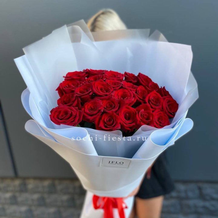 25 высоких роз  в Северодвинске