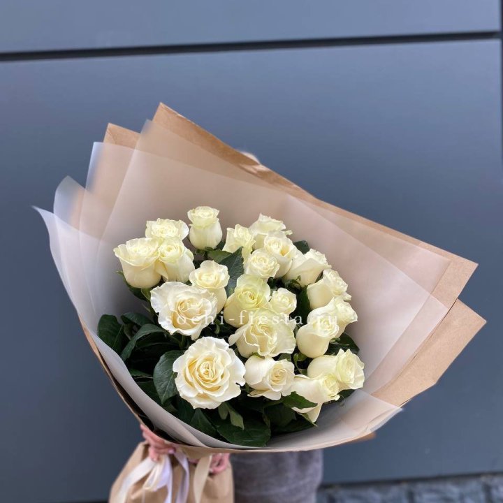  Букет  высоких белых роз   в Северодвинске