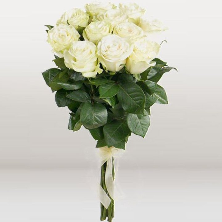 11 белых голландских роз в Северодвинске