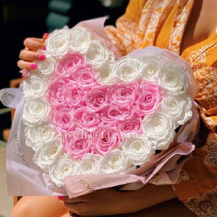 Бокс сердце с розами №2 в Северодвинске