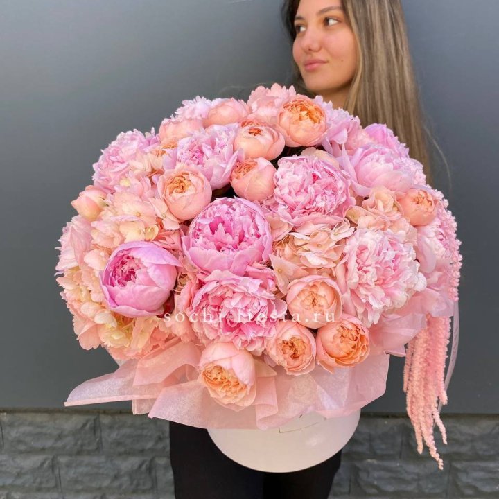 Коробка с пионами "Дабл фловер" в Северодвинске