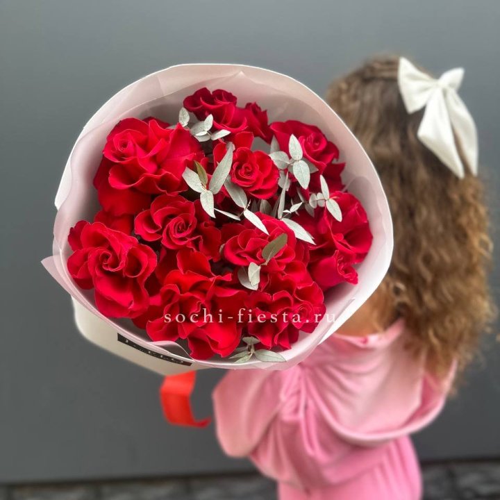 11 Красных французских роз в Северодвинске