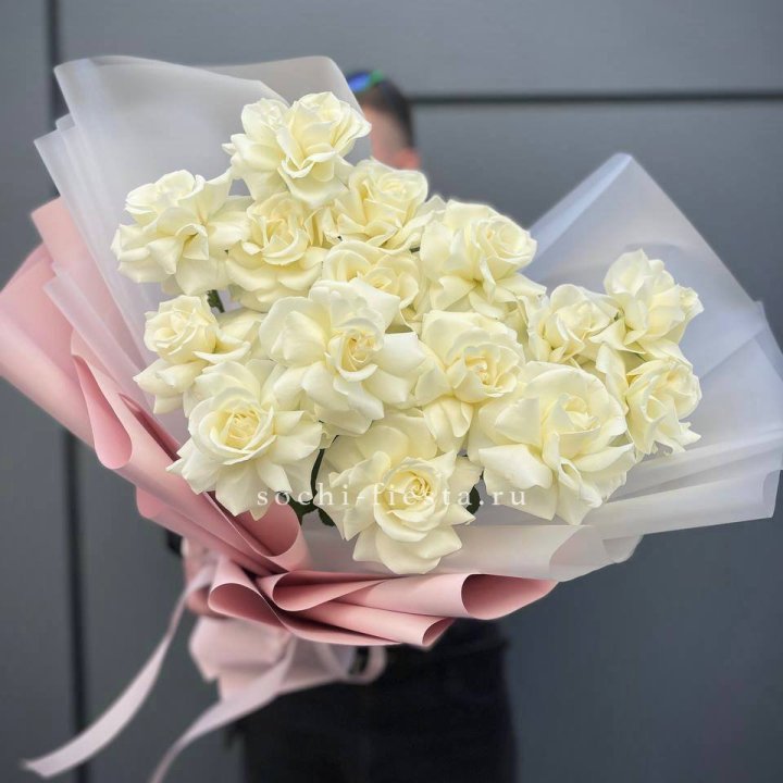 Букет из 15 французских роз Вайт дрим в Северодвинске