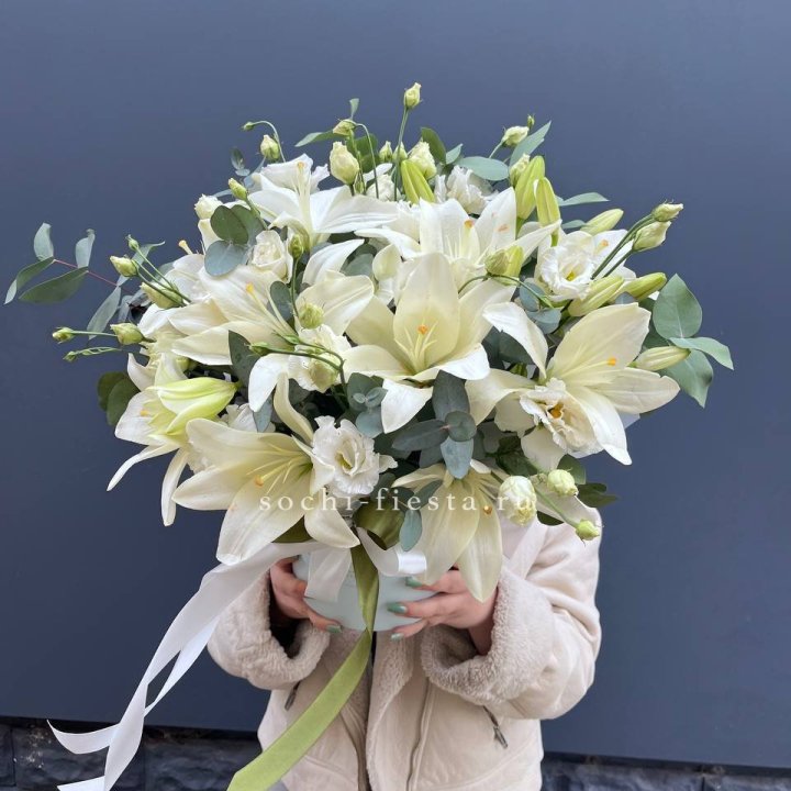 Бокс лилий и эустомы в Северодвинске