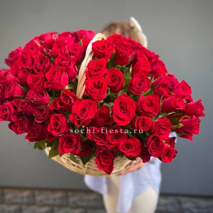 121 красная роза в корзине   в Северодвинске