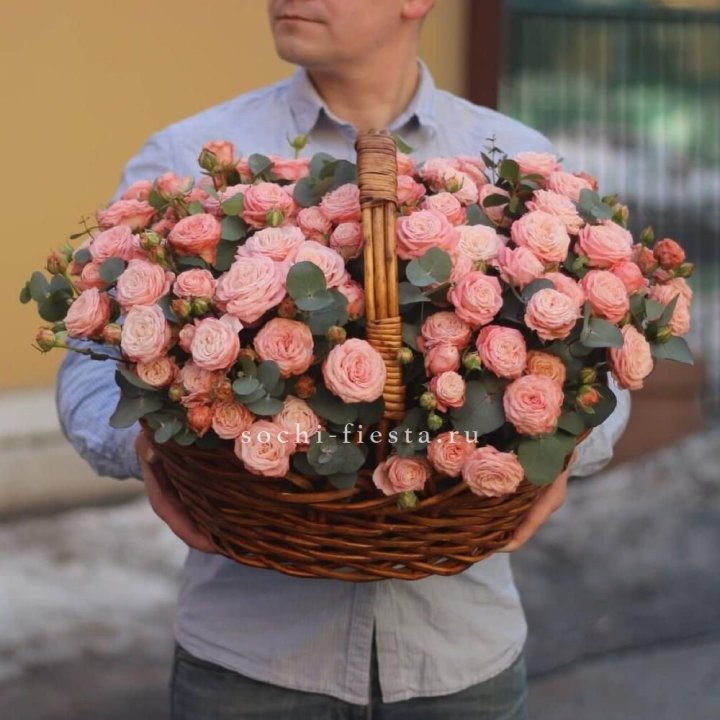 Корзина из 101 пионовидной розы в Северодвинске