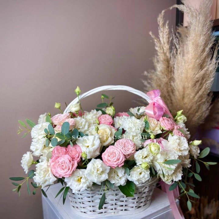 Цветочная корзина "Пинки вайт" в Северодвинске