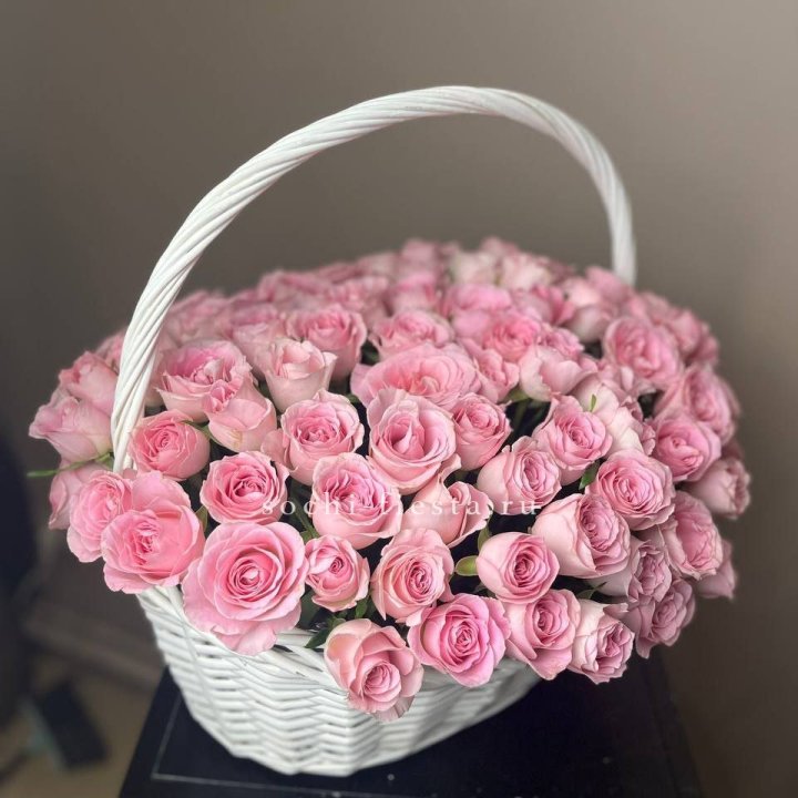 101 розовая роза в корзине в Северодвинске