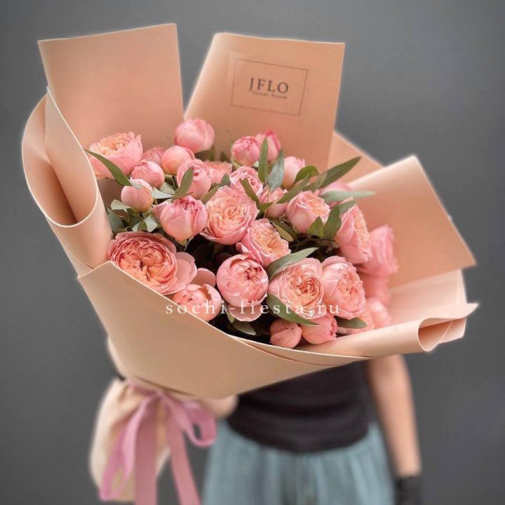 Букет из 9 кустовых роз Джульетта в Северодвинске