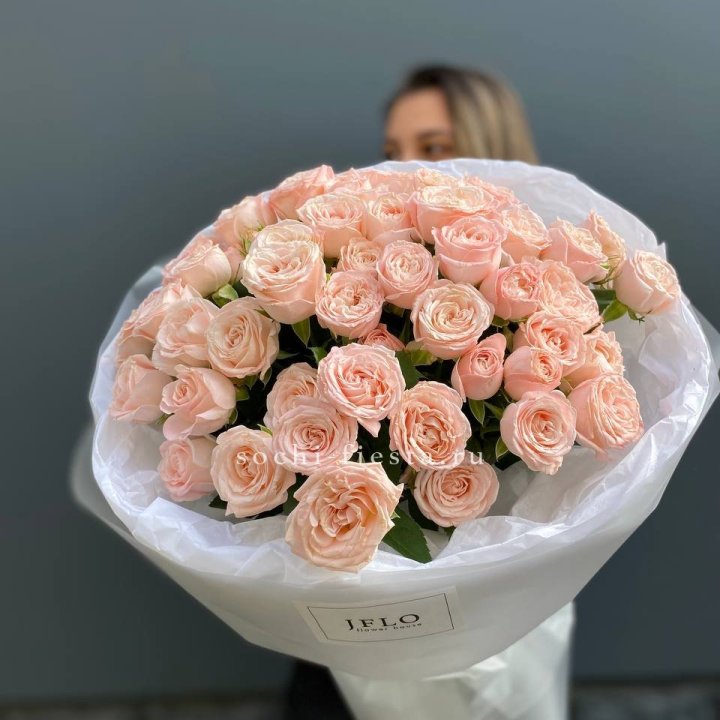 Букет кустовых роз Бомбастик в Северодвинске