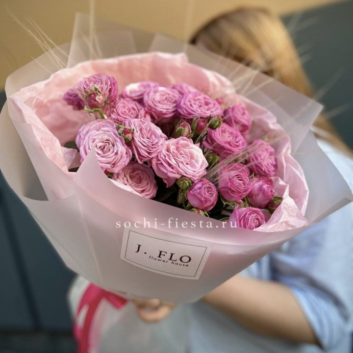 Пионовидные розы Мадам Бомбастик Pink в Северодвинске