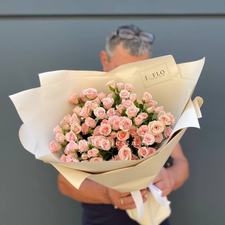 Кустовые розы леди в Северодвинске