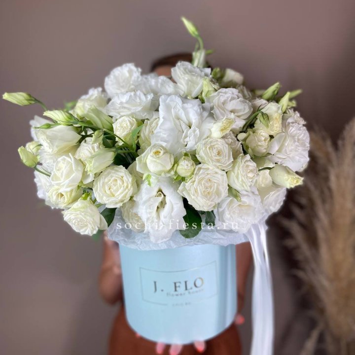 Бокс кустовых роз и эустомы  в Северодвинске