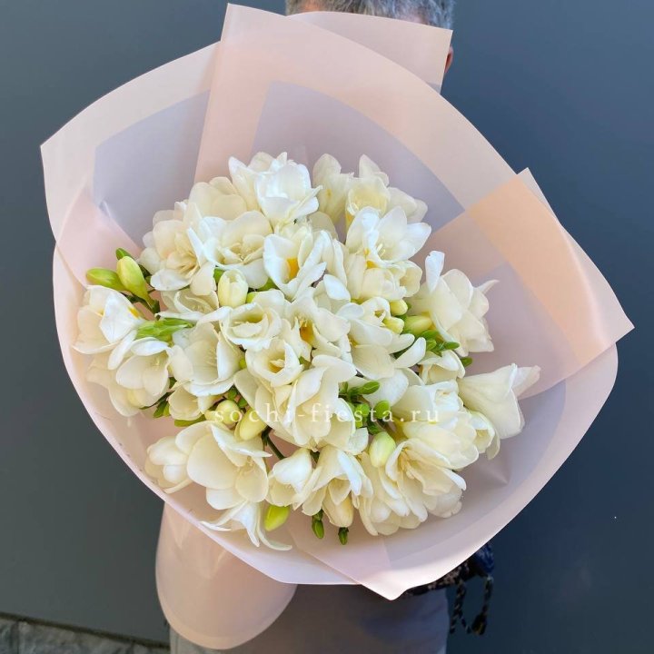 Букет белых фрезий  в Северодвинске