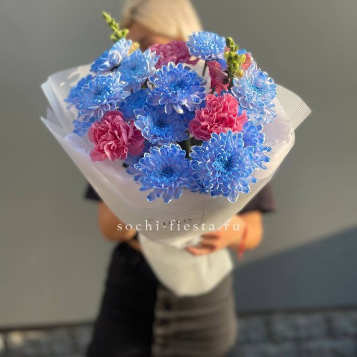 Букет сборный с хризантемой в Северодвинске