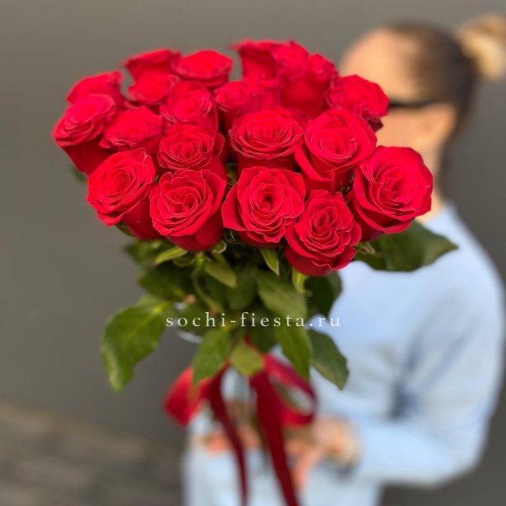 19 красных роз в Северодвинске