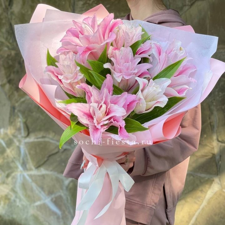 Букет пионовидных лилий №2 в Северодвинске