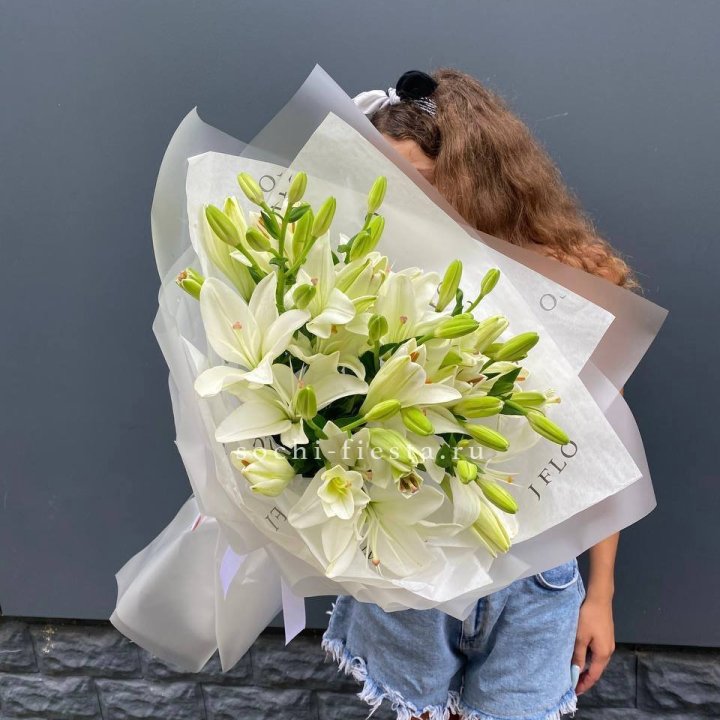 Букет  лилий "Воздушный"  в Северодвинске