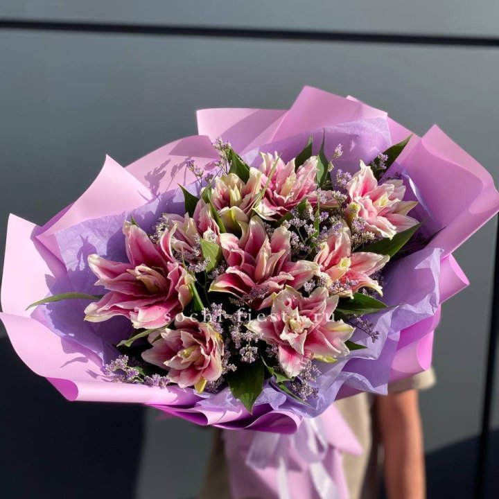 Букет пионовидных лилий №4 в Северодвинске