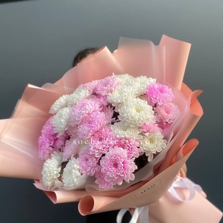  Букет бело-розовых хризантем  в Северодвинске