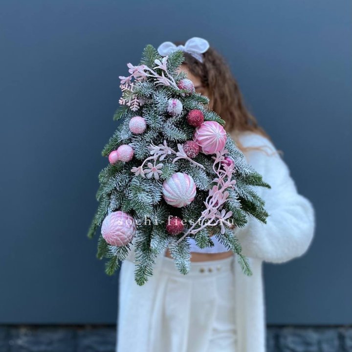 Новогодняя елочка "Розе" в Северодвинске