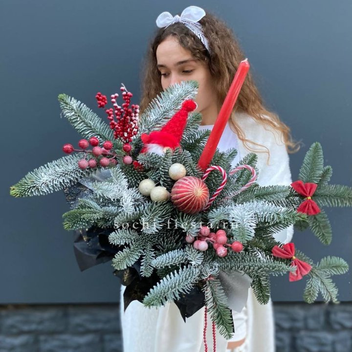 Композиция в бокале красная в Северодвинске