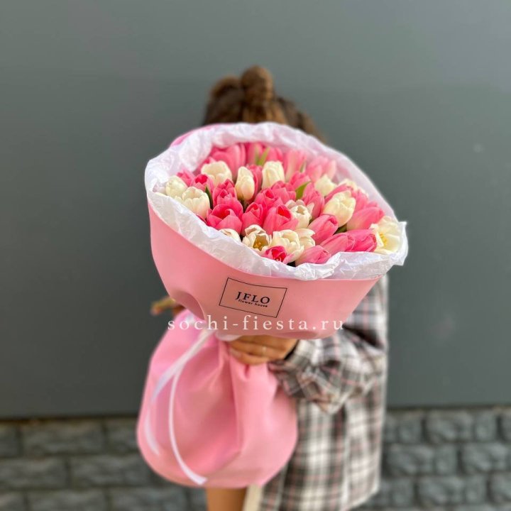 51 бело-розовый тюльпан в Северодвинске