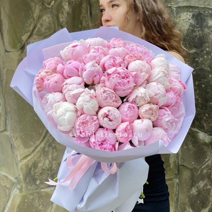 39 нежных пионов в Северодвинске