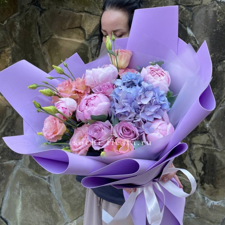 Букет с пионами "Блю логан" в Северодвинске