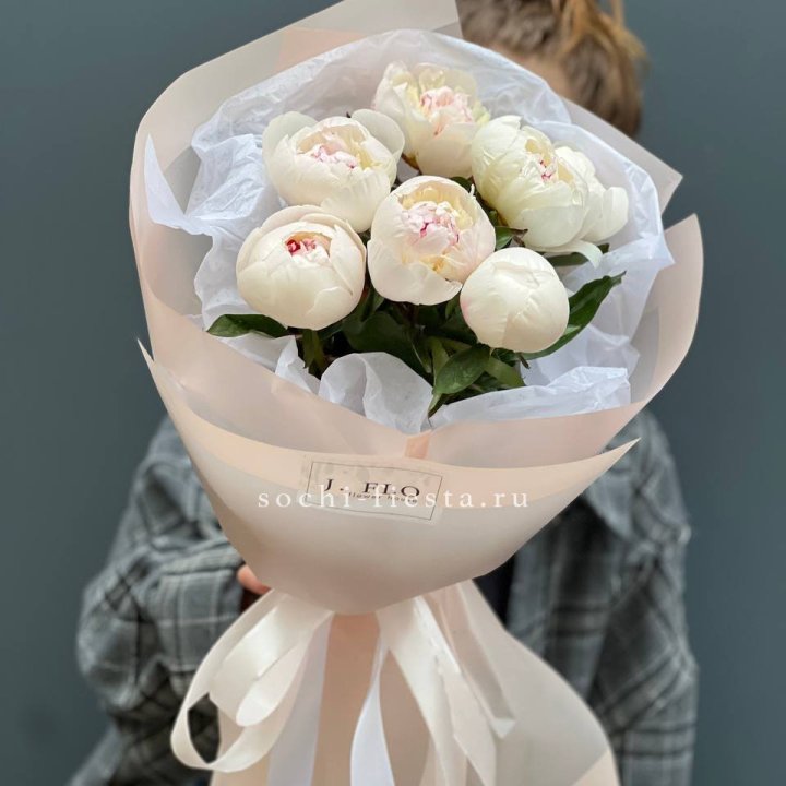 Букет белых пионов в Северодвинске