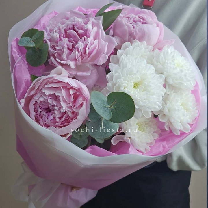  Букет комплимент с пионами в Северодвинске