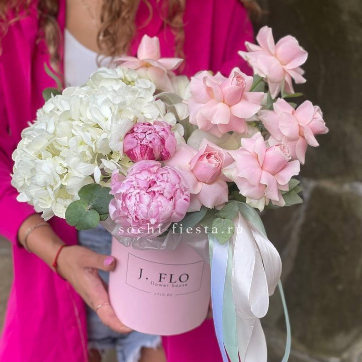 Цилиндр с пионами "Алисия" в Северодвинске