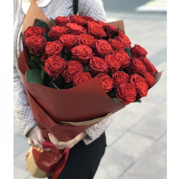 29 высоких роз  в Северодвинске