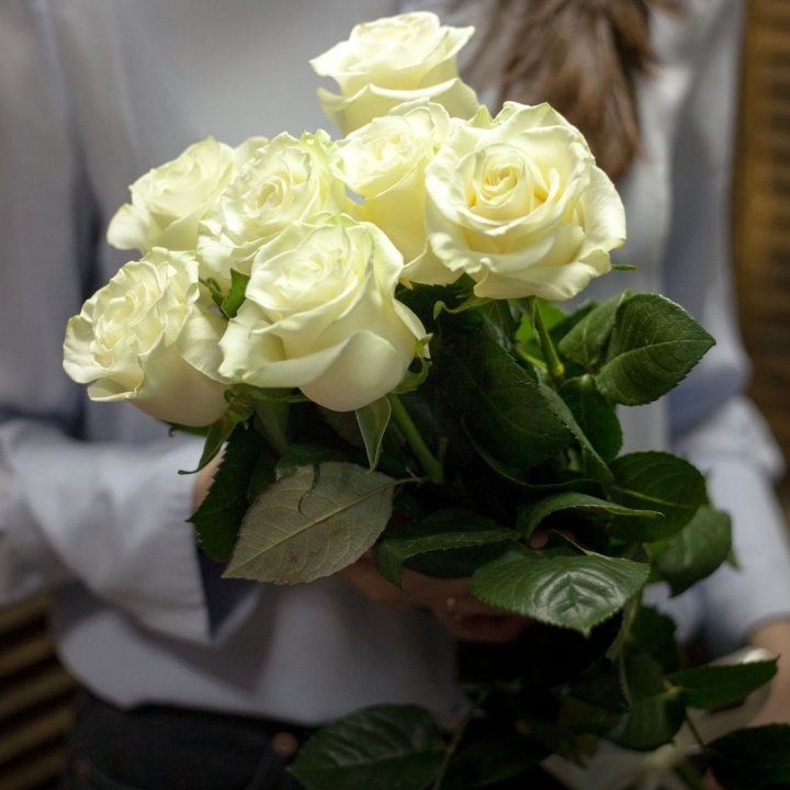 7 белых роз в Северодвинске